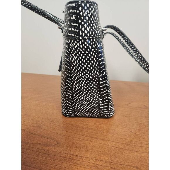 Guess Black-White Embossed Reptile Print Tote Bag (R) - Picture 8 of 10